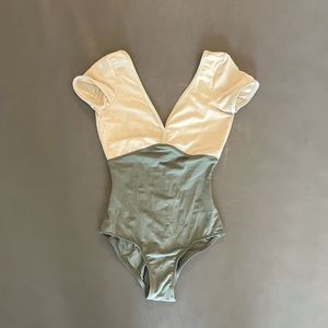 “Nora” Mariia leotard